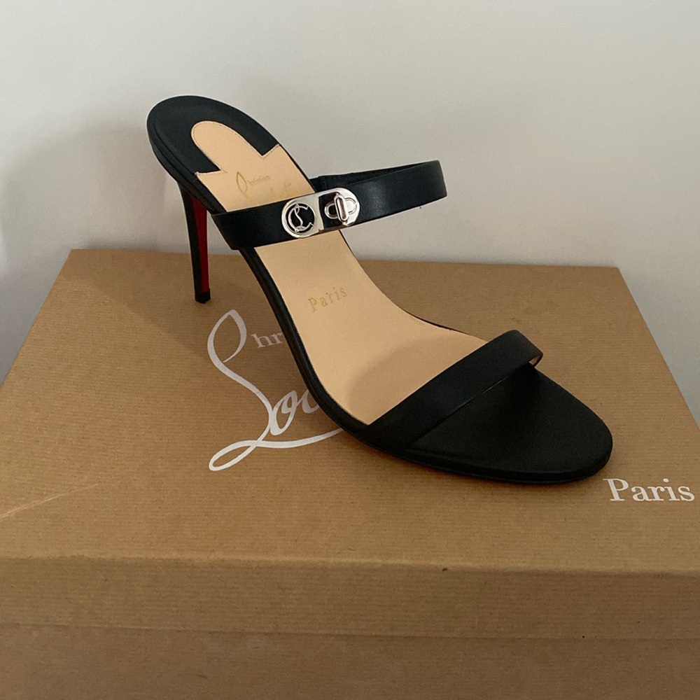 Christian Louboutins in Lock me size 38 color black